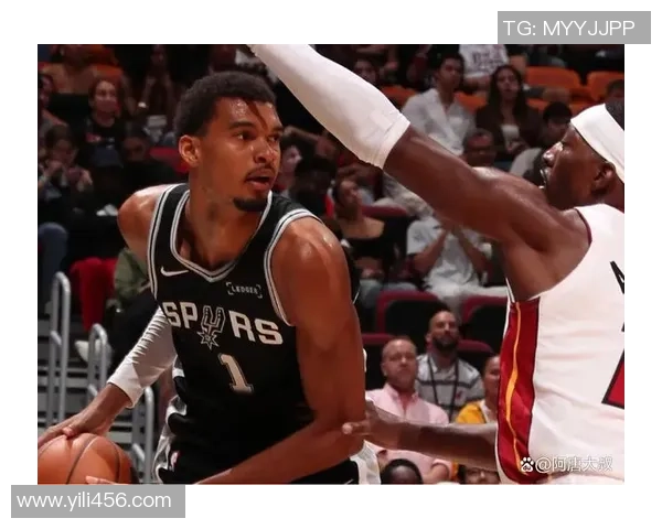 马刺与热火精彩对决重播回顾尽在新浪体育平台